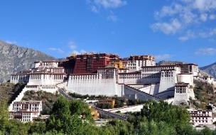 准备一个人去西藏旅游,请问需要多少钱要准备些什么 去西藏旅行一趟需要多少钱